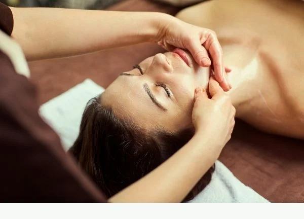 Masaje facial relajante